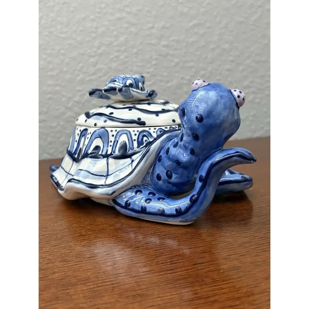 Diane Allen Blue White Turtle Lidded Stoneware Dish Decorative Art 2002